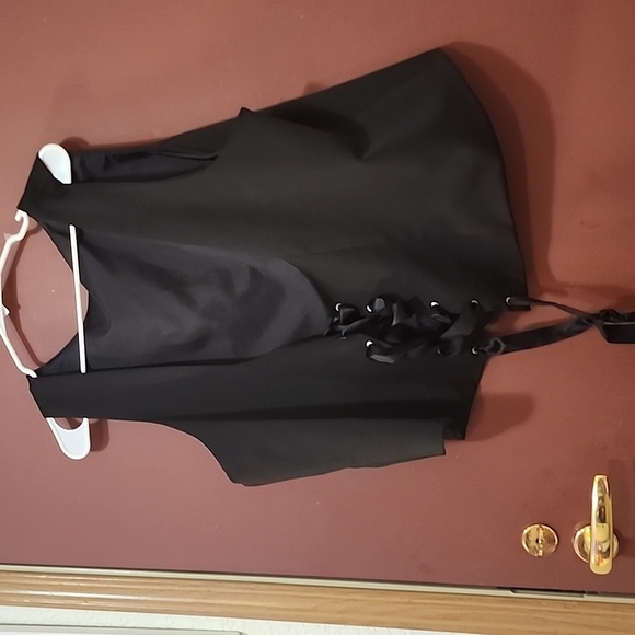 Vest - Picture 6 of 7